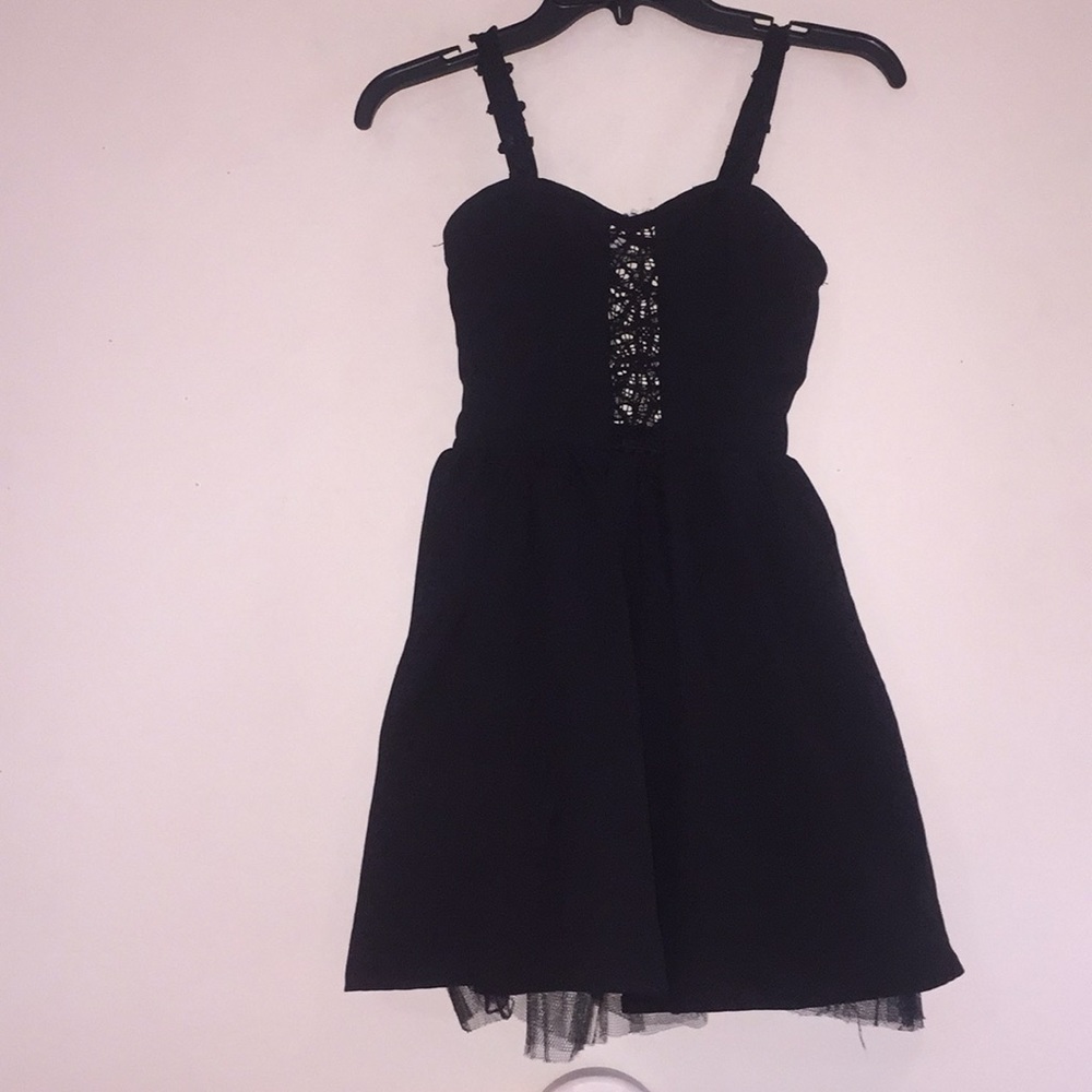 Black lace puffy mini dress